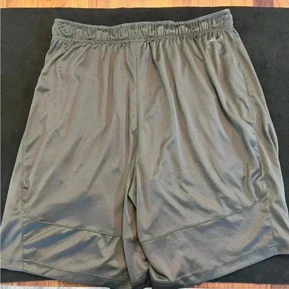 Nike Dri-Fit Basketball Shorts Men's Size L Charcoal Grey‎ with White Swoosh - Picture 4 of 4